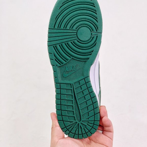 Nike Dunk Low Sneakers - Picture 5 of 9